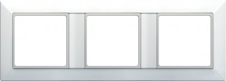 EP483WW Рамка 3-кратная для вертикальной и горизонтальной установки; белая