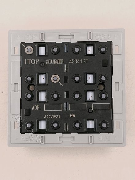 Кнопочный модуль универсальный F40, 4 группы, KNX 42941ST