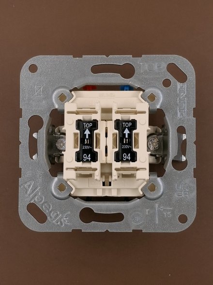 505KOU5 Выключатель 10AX 250V  контрольный сдвоенный с двумя лампочками