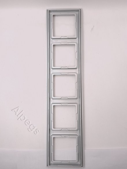 AC585AL Рамка 5-кратная; алюминий