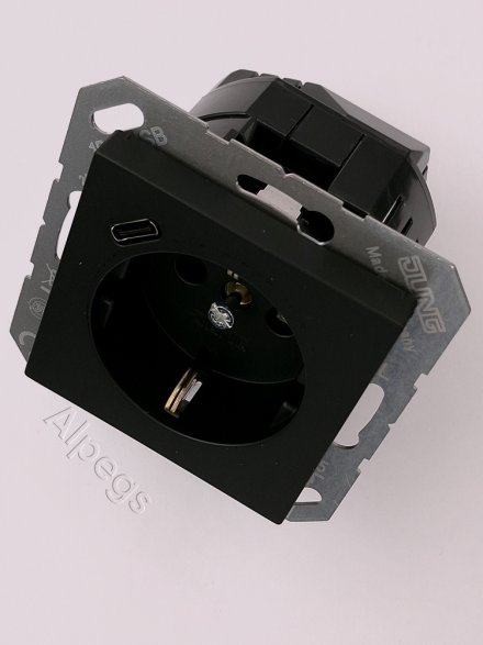 Розетка 2К+З 16А 250В, цвет матовый черный A1520-18CSWM