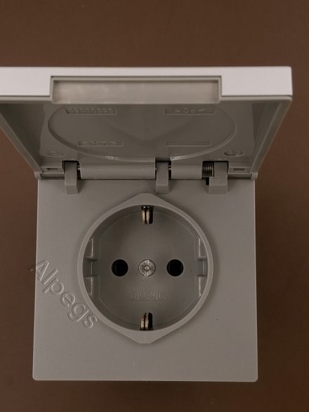 LSmetal Розетка с крышкой 2К+З 16А 250В, алюм. AL1520KL