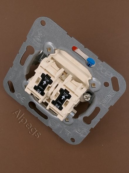 505KOU5 Выключатель 10AX 250V  контрольный сдвоенный с двумя лампочками