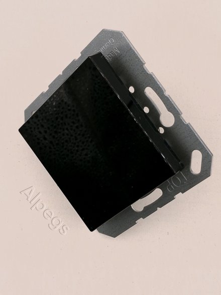 A594-0SW Крышка без отвертстий, черный