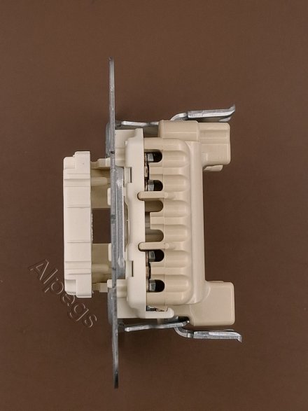 531-41U Кнопка. Одноклавишный механизм кнопок без фиксации