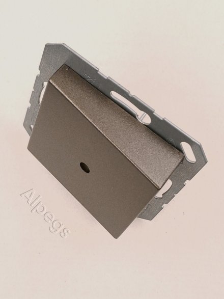 A590AMO Подсоединитель провода с разгрузкой натяжения; мокка