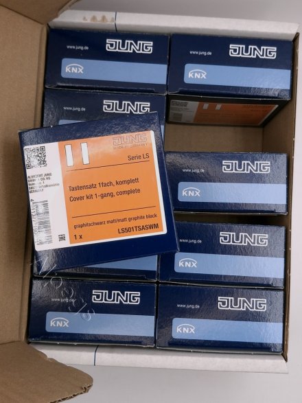 Набор накладок 1 группа для модулей F50, термопласт, черный матовый LS501TSASWM