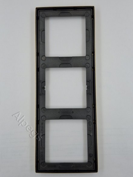 LSmetal Рамка 3-ная , латунь. ME2983C