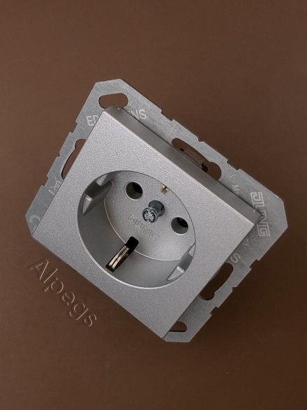 EcoProfi Розетка 2К+З 16А 250В автомитические зажимы, алюминий EP1420AL