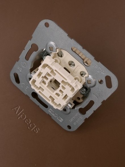 531-41U Кнопка. Одноклавишный механизм кнопок без фиксации