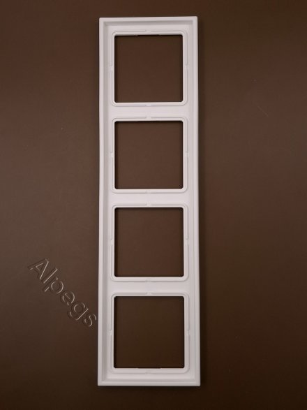 LS990 Рамка 4-местная, цвет Матовый белый LS984WWM