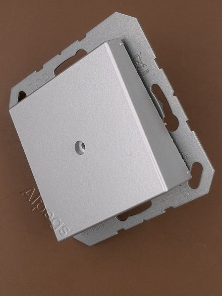 A590AAL Подсоединитель провода с разгрузкой натяжения; алюминий