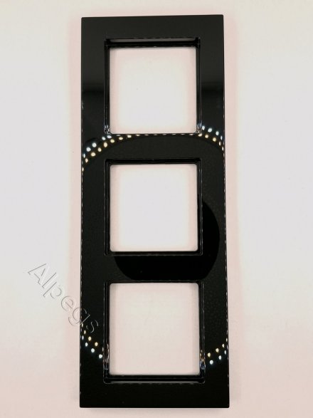 Jung A550 - Рамка 3-ая, цвет матовый черный A5583BFSWM