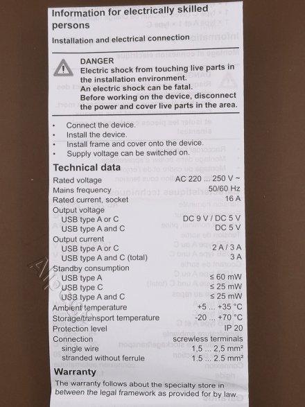 Розетка 2К+З 16А 250В, с разъемом USB Typ AC LS1520-15CAWW