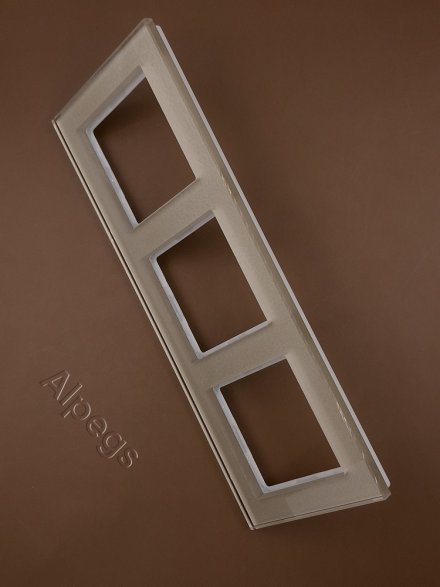 AC583GLCH A creation, Рамка 3поста, стекло шампань